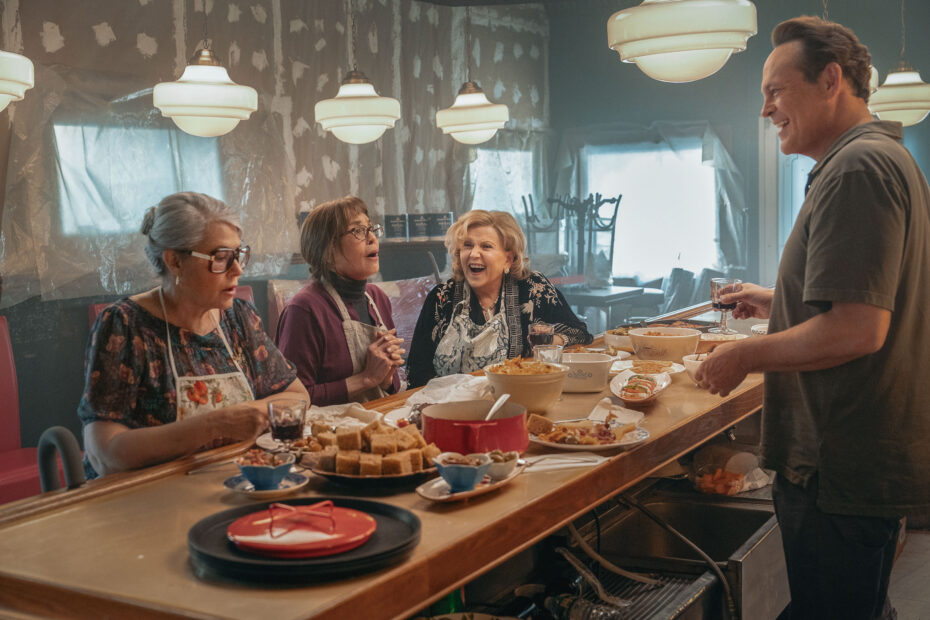Nonnas. (L-R) Lorraine Bracco as Roberta, Talia Shire as Teresa, Brenda Vaccaro as Antonella and Vince Vaughn as Joe Scaravella in Nonnas. Cr. Jeong Park/Netflix © 2025.